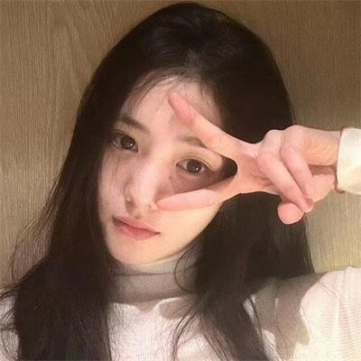 色肉毒蝎女